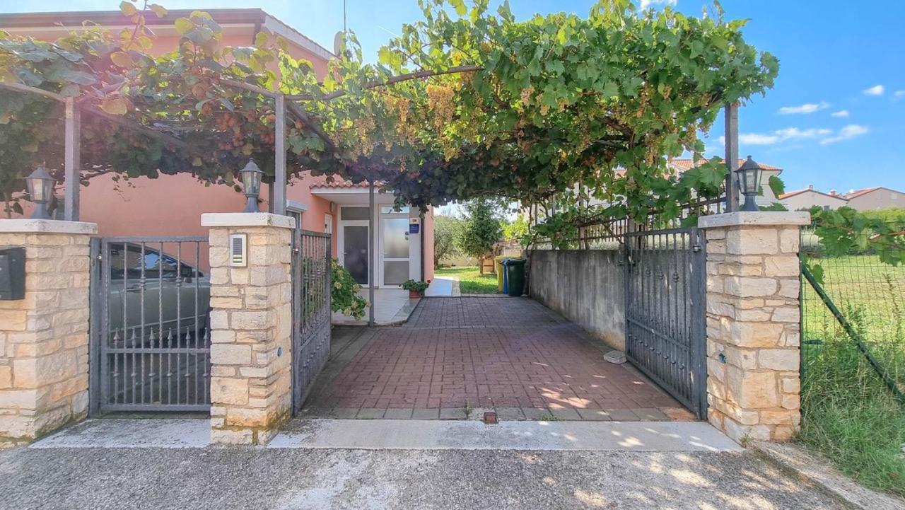 Stelia Leilighet Novigrad Istria Eksteriør bilde